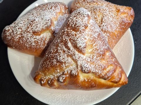 с тертым яблоком брусникой и корицей