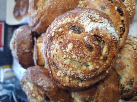 с изюмом